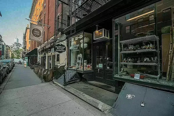 Rented by REAL New York | media 19