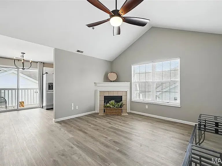 151 Imperial Crown Way #J — Photo 7