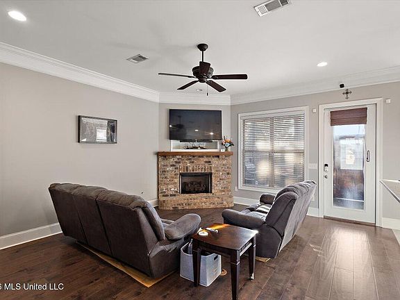 5th image of 115 Bremen Way