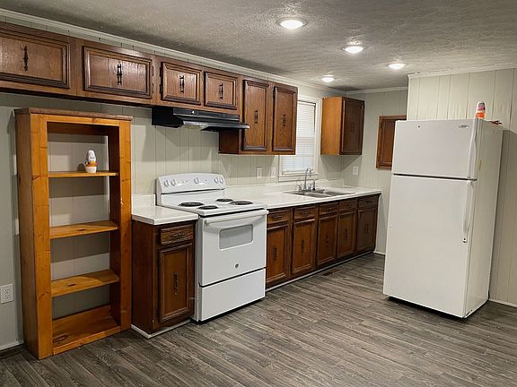 4th image of 203 Barnhill St