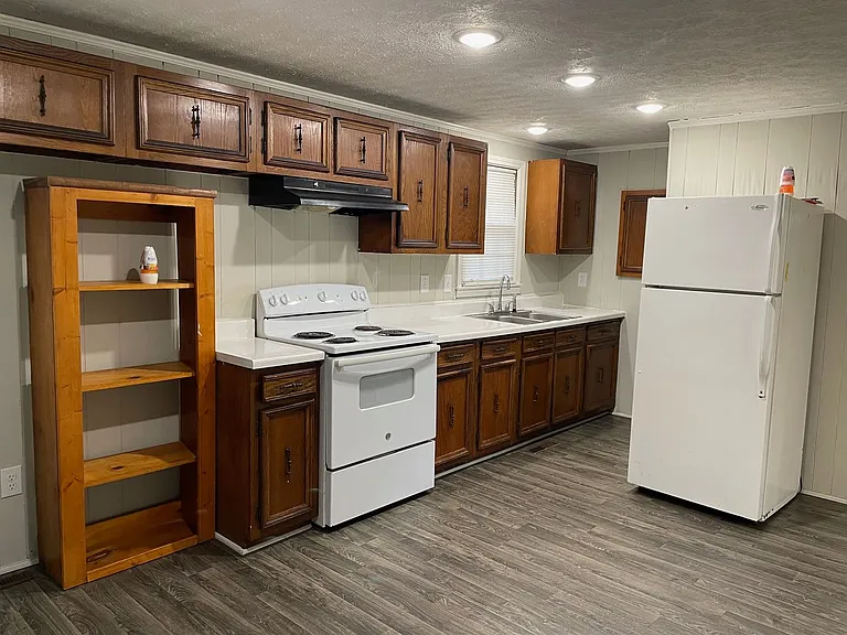 203 Barnhill St — Photo 4