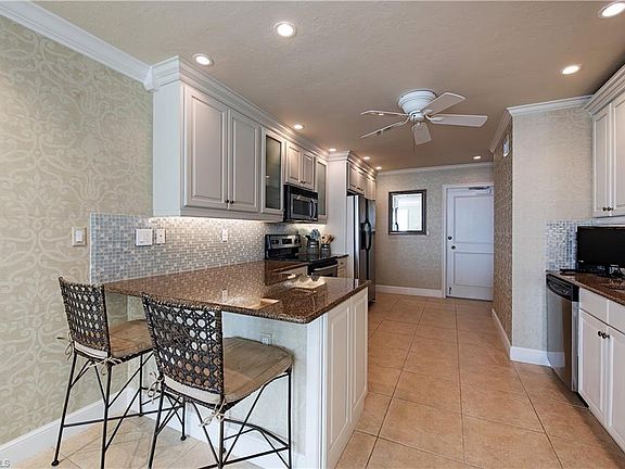 5th image of 2011 Gulf Shore Blvd N #51