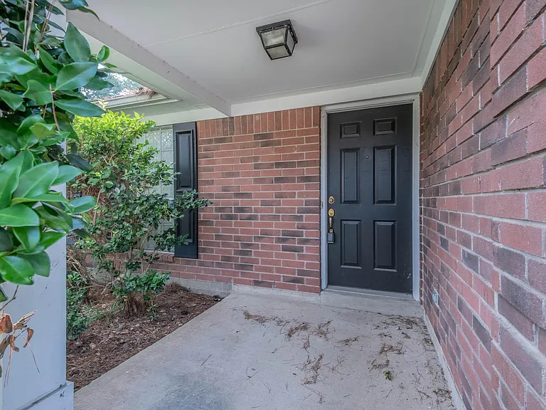 8926 Village Hills Dr — Photo 2