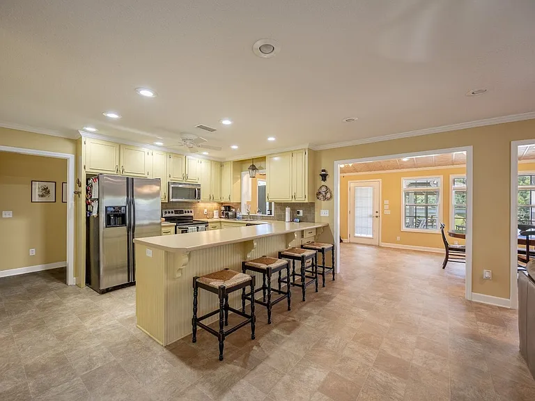1211 Pulaski Rd — Photo 4