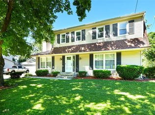 1972 NW 90th St, Clive, IA 50325