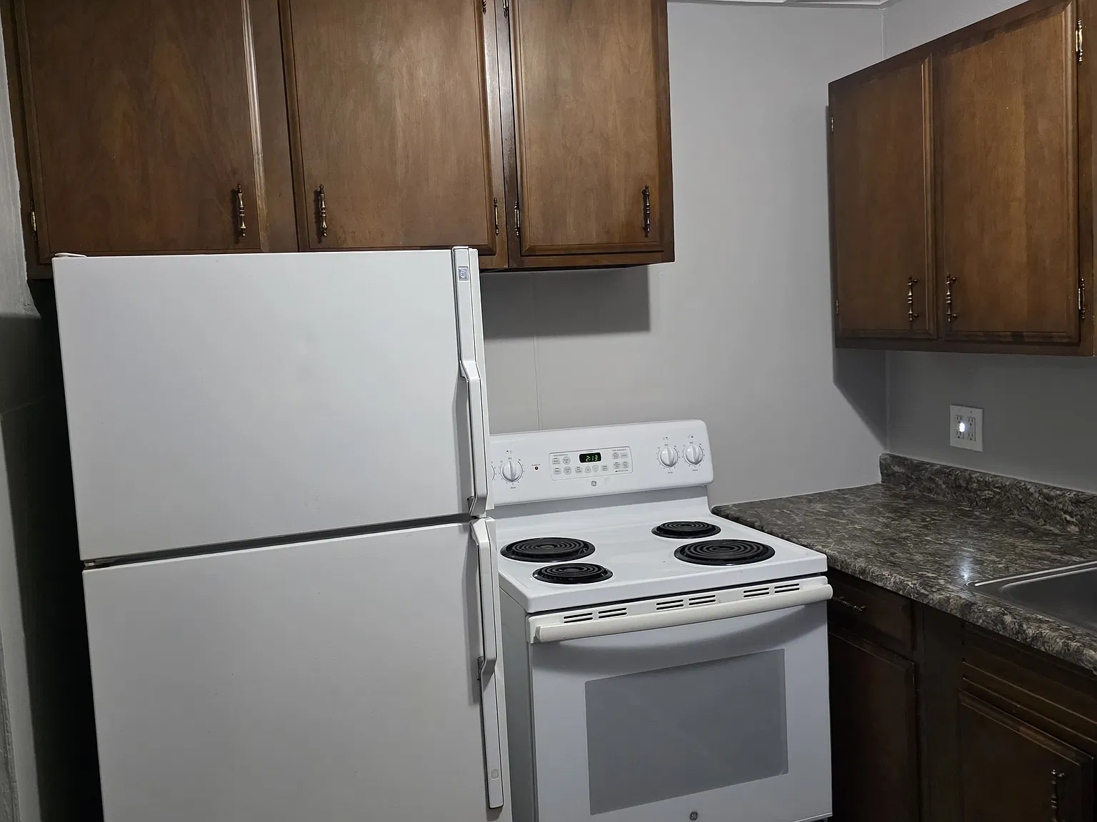 1 bed, 450 sqft, $900 — Photo 2