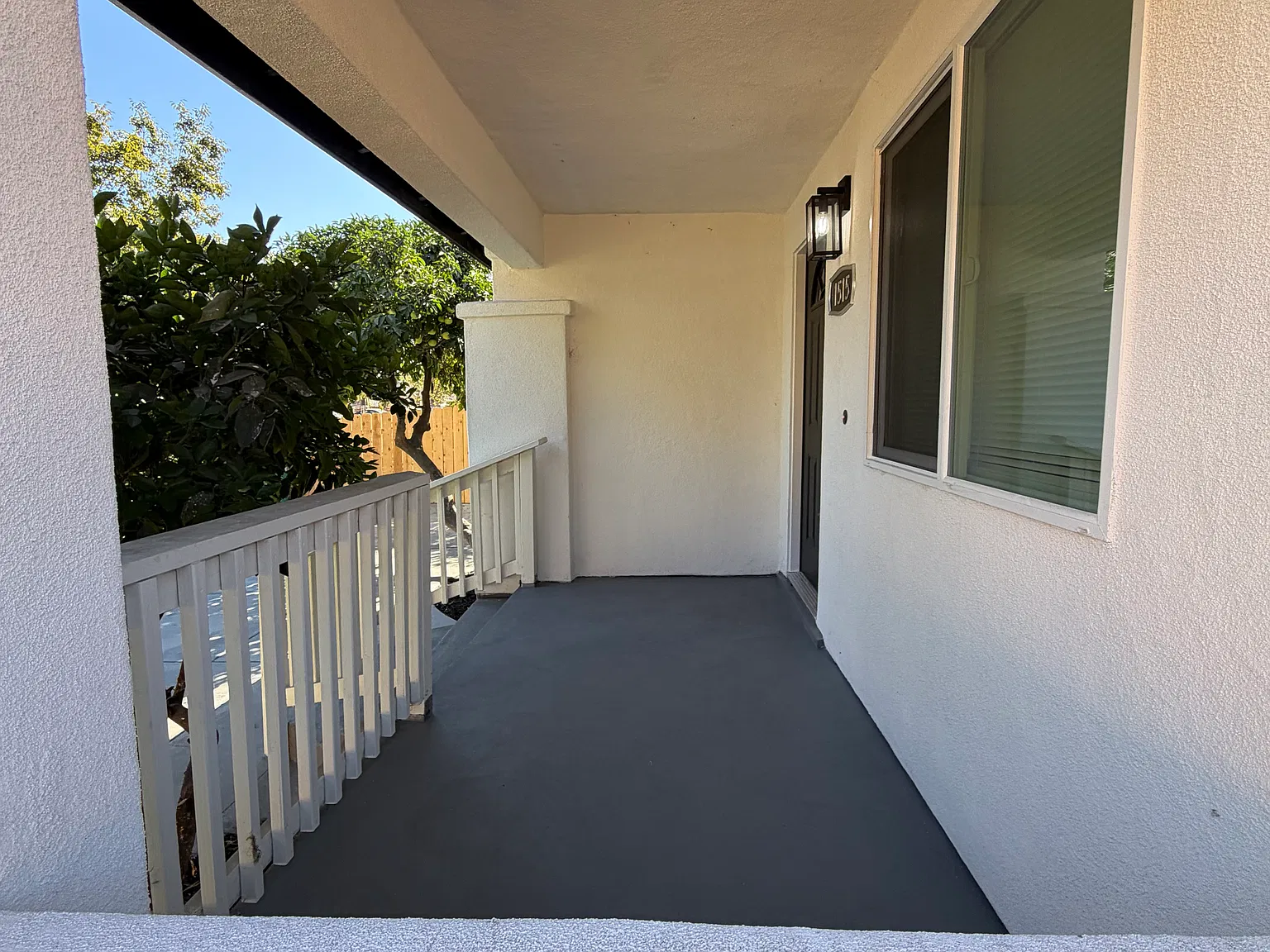 3 bed, 885 sqft, $2,195 — Photo 1