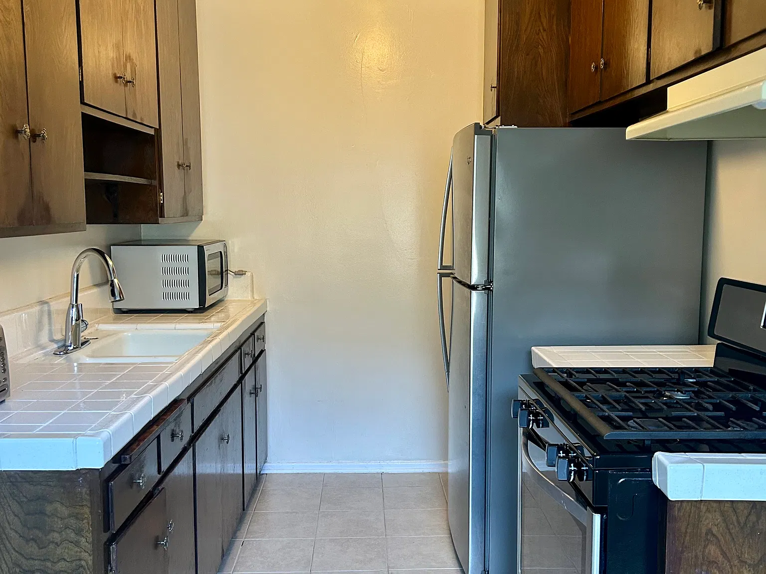 2 bed, 1100 sqft, $2,750 — Photo 2
