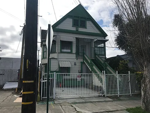 F01071 Photo 1