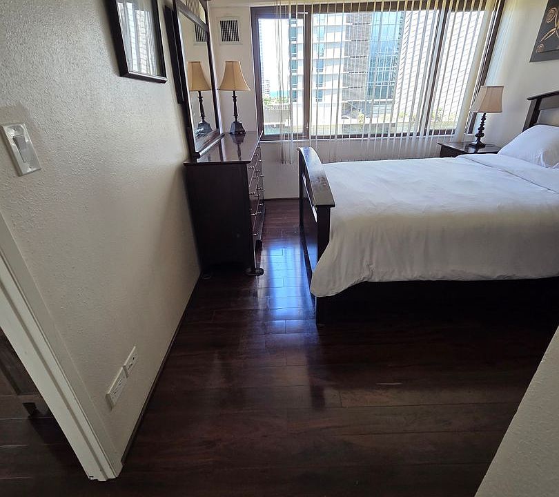 1st image of 2140 Kuhio Ave APT 1007