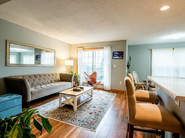 5724 4th St NE, Fridley, MN 55432