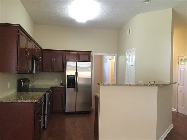 5104 Brookstone Ct — Photo 3