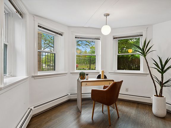 4th image of 3720 N Lake Shore Dr #1D