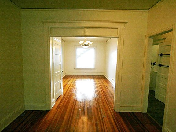 4th image of 865 N Lafayette St