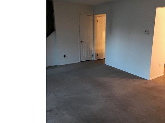 5th image of 15 Lennox Ct
