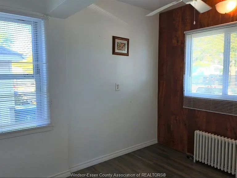 542 Charles St — Photo 11