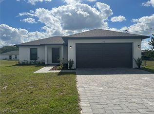 210 Des Cartes St, Fort Myers, FL 33913