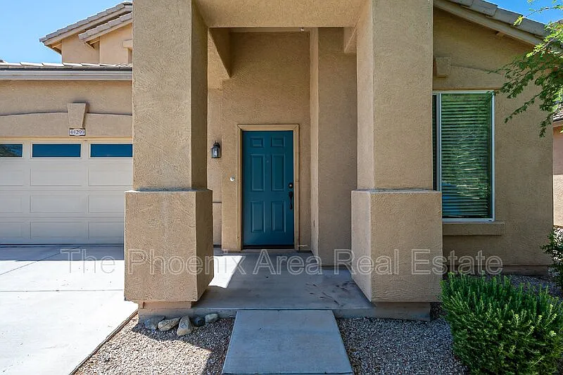 4 bed, 2.5 bath, 2626 sqft, $1,895 — Photo 4