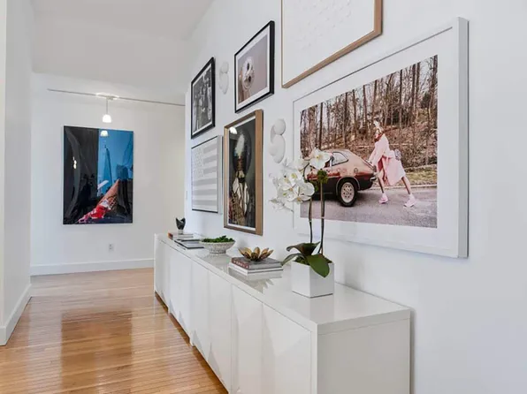 252 7th Avenue image 7 of 24