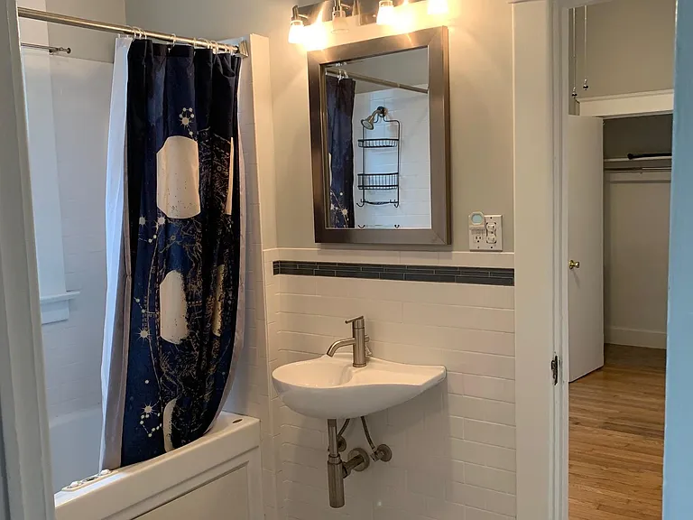 1st Floor Bathroom