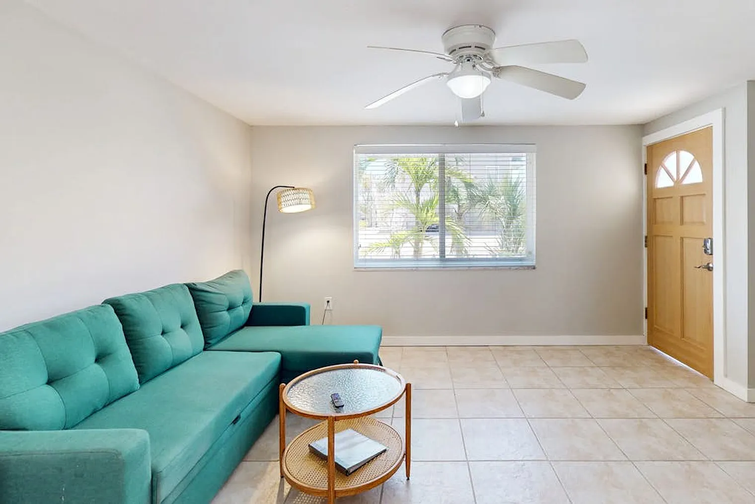 1 bed, 1.0 bath, 678 sqft, $3,422 — Photo 3