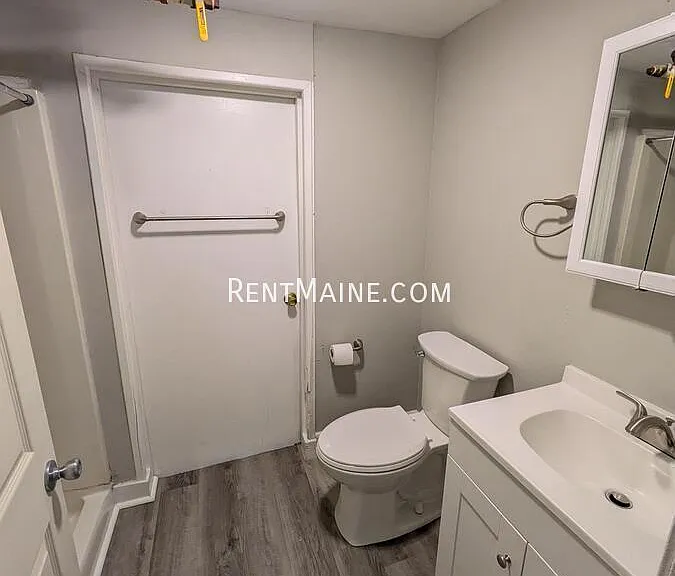 2412 Western Ave #E — Photo 8