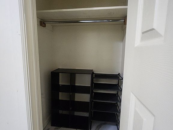 5th image of 710 Glenmore Ave