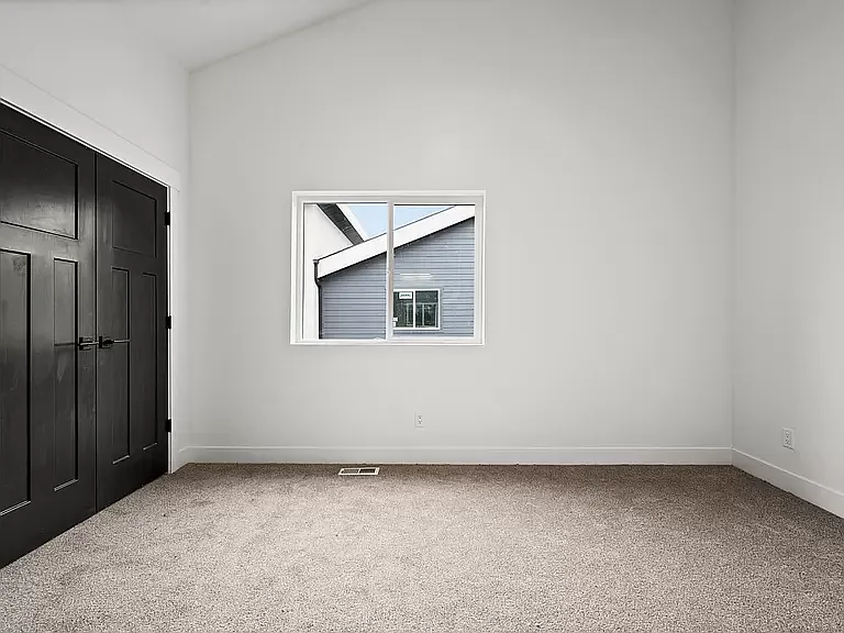 218 W Paxton Ave — Photo 8
