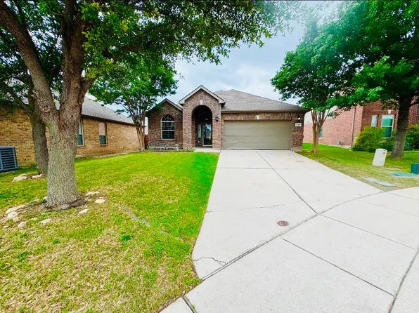 3304 Lone Brave Dr, Fort Worth, TX 76244