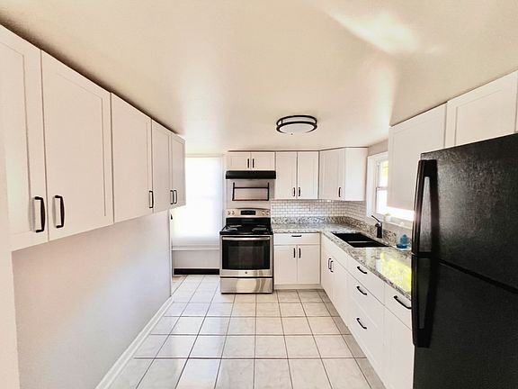 4th image of 2420 6th Ave N #1/2