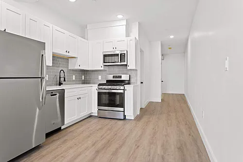 1135-1137 Washington St #4 Photo 1 1135-1137 Washington St #4 Photo 1