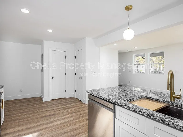 1012 Debow St #B — Photo 13
