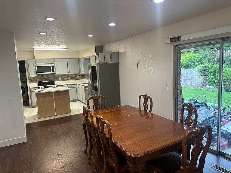 1428 W Tamarack Rd — Photo 6