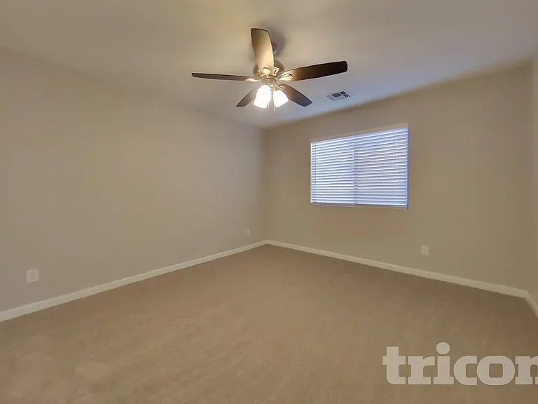 15204 N El Frio Ct — Photo 9