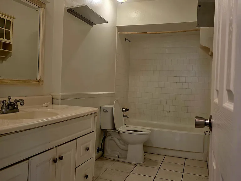 15 Burbank Blvd — Photo 4