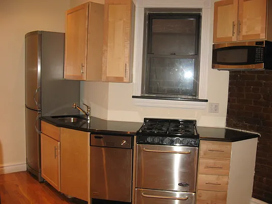 Rented by Kings Court Real Estate | media 19