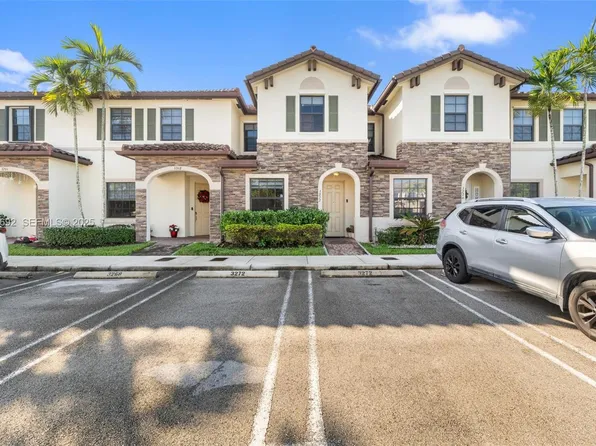 3272 W 92nd Pl, Hialeah, FL 33018
