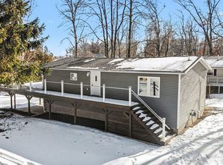 6820 W Shore Dr, Weidman, MI 48893