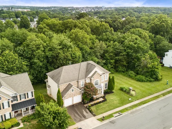 12028 Paper Birch Ln, Gainesville, VA 20155