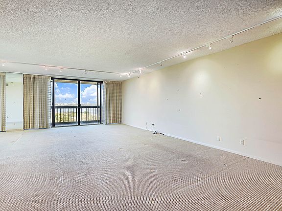 5th image of 1900 Consulate Place #1601