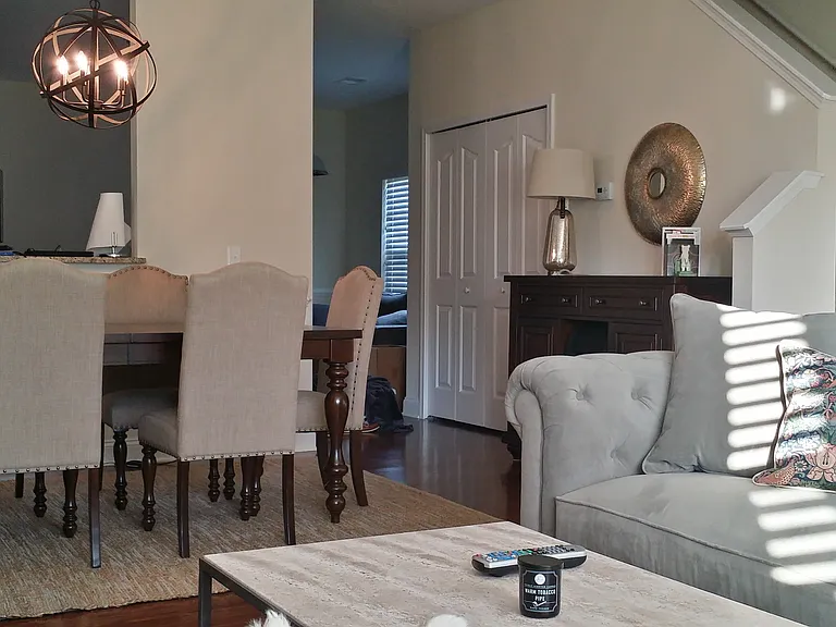 323 Carruth St — Photo 2
