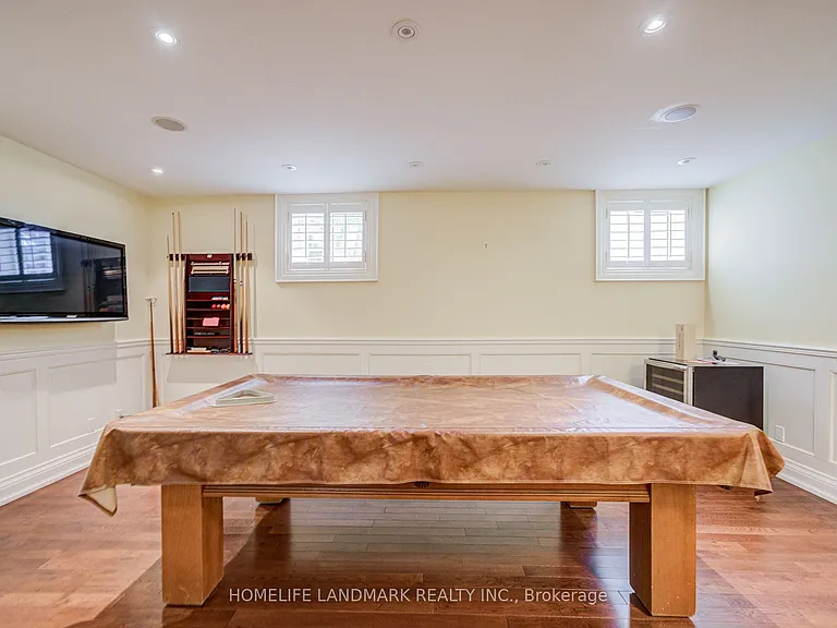 102 Stratford Cres — Photo 44