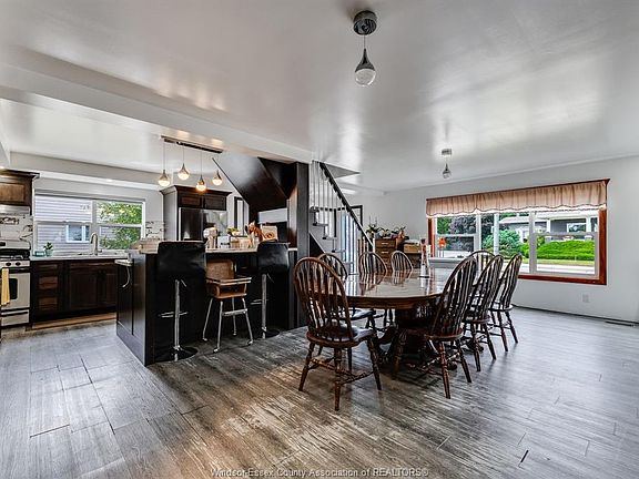 5th image of 60 Talbot Rd E