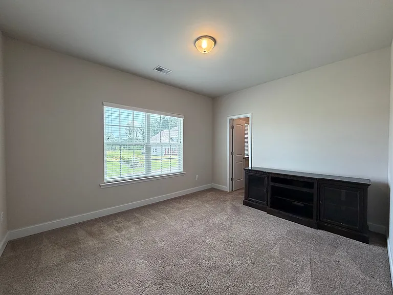 61 N Village Cir — Photo 20