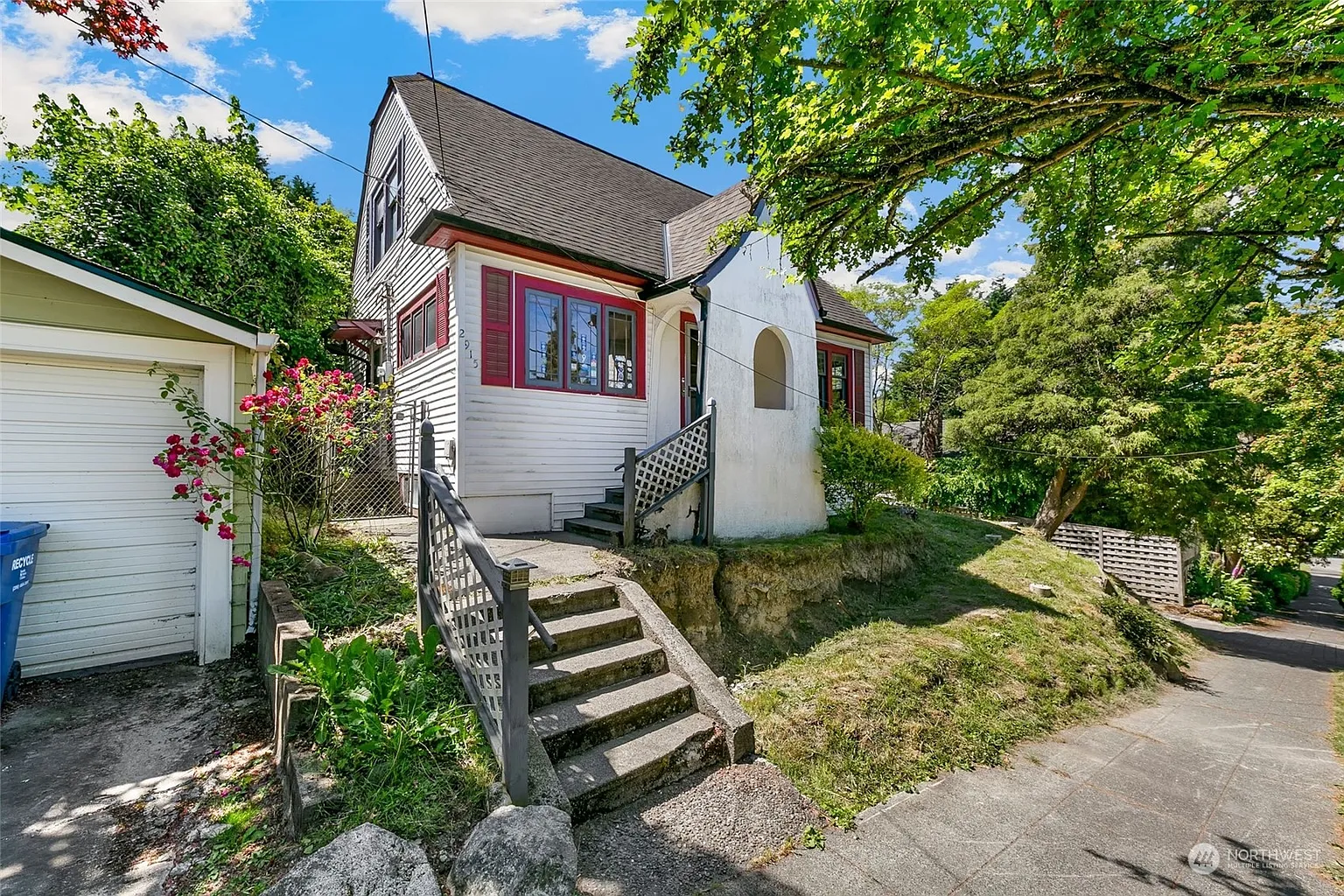 2915 E Pine Street photo 1