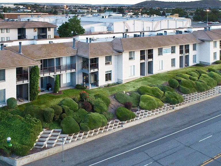 Evergreen Ridge Apartments — Photo 25