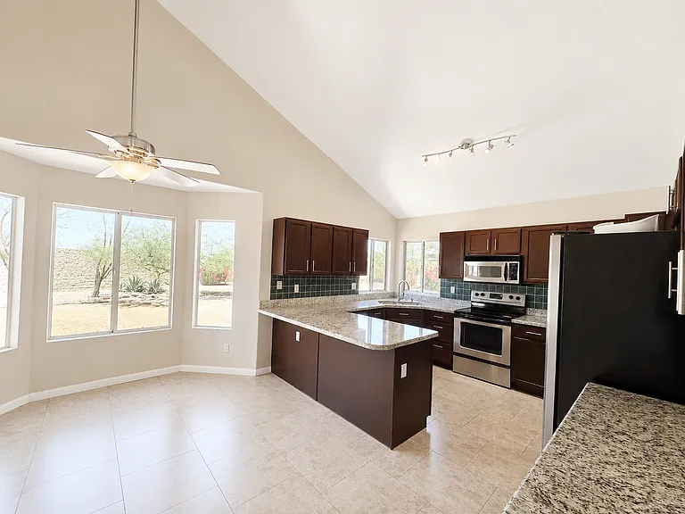 Kitchen & Breakfast Nook