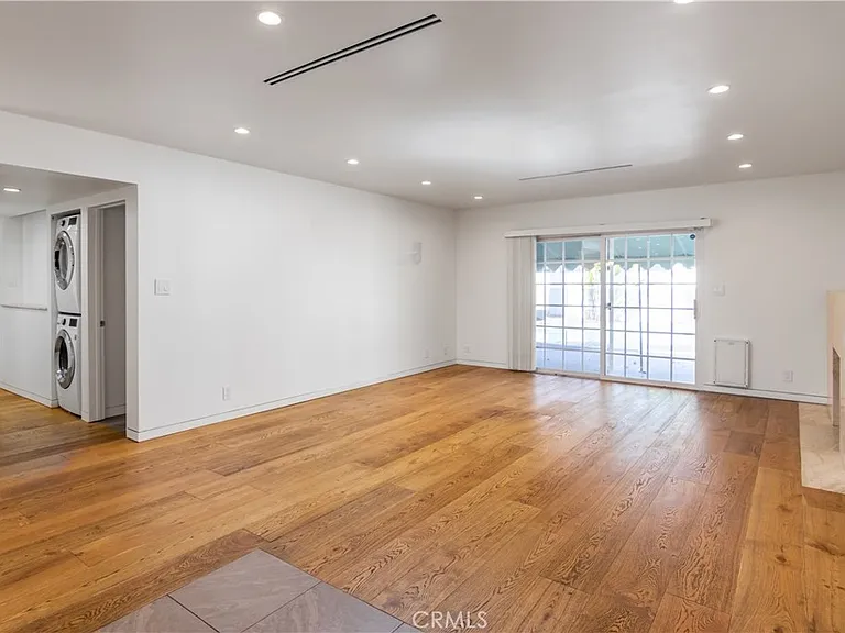15439 Vose St #15439 — Photo 16