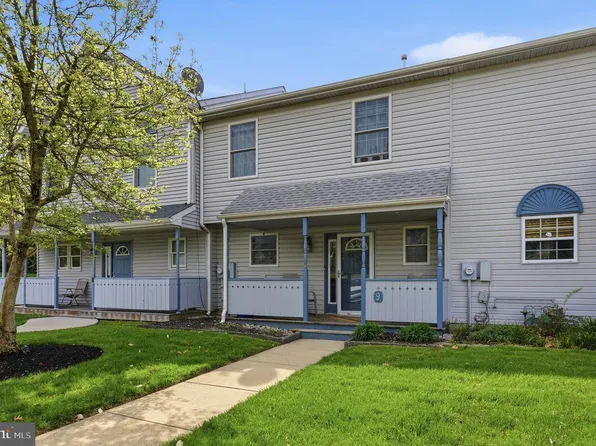 9 Melody Ct, Mount Holly, NJ 08060