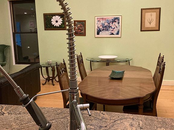 5th image of 5835 N Winthrop Ave APT 3